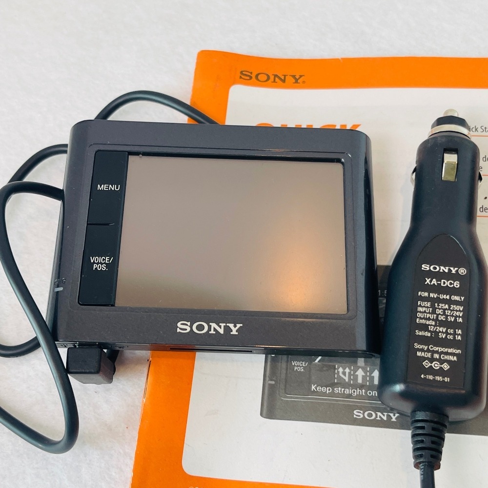Sony Nav U NV-U44 Portable GPS Satellite Navigation System w Car Charger Mount